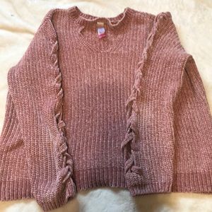 Light pink knitted sweater, size XL.